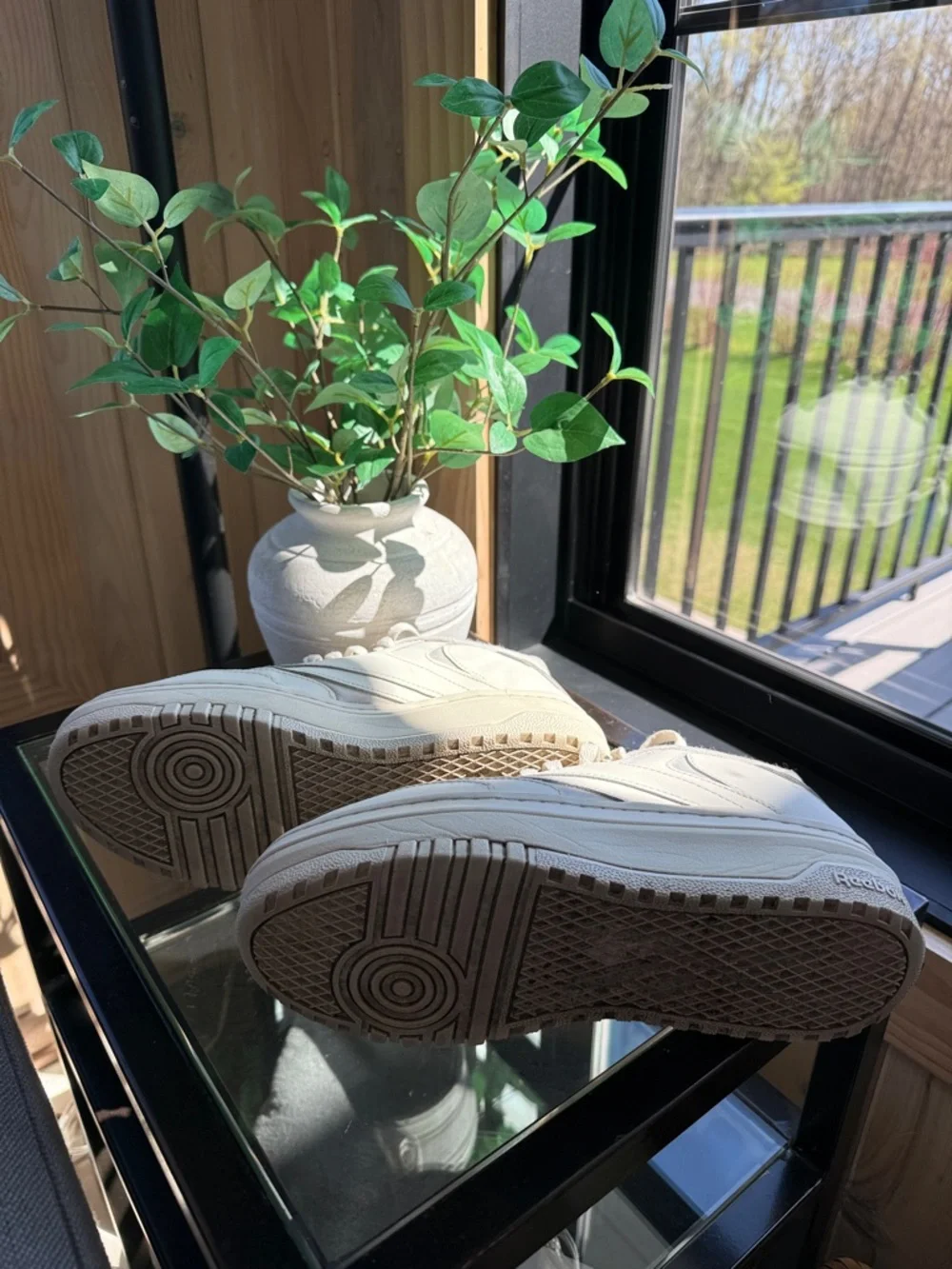 Reebok Cream/Off-White Low-Top Sneakers - Picture 5 of 6